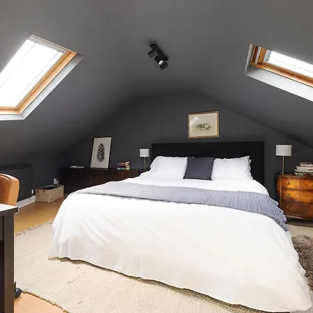 Joivy Delightful Maisonette Near Castle Apartment *