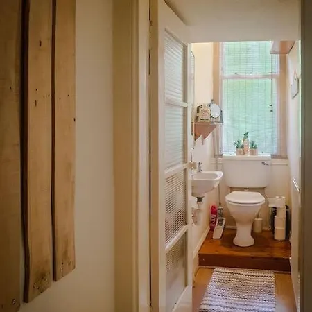 Bright And Airy إدنبرة