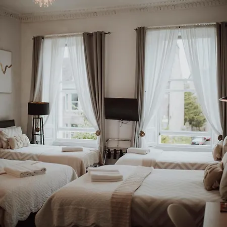 16 Pilrig Bed & Breakfast