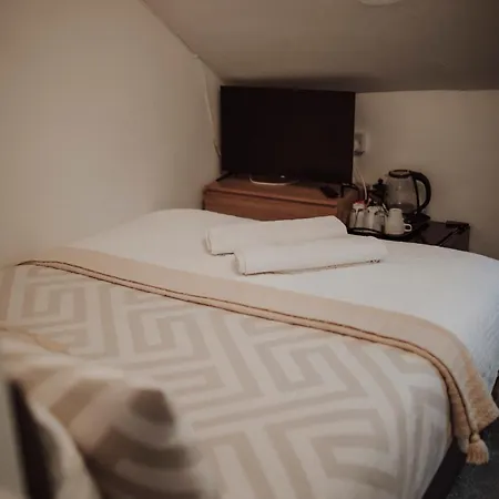 16 Pilrig Bed & Breakfast 3*