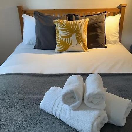 Two Bedroom Flat Close To Meadows With Free Parking By Parking Permit Эдинбург
