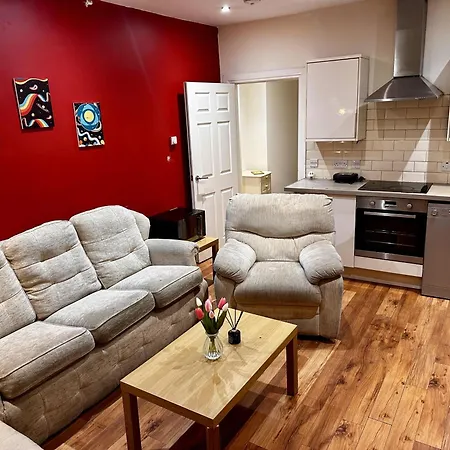 1 Bed Flat - Sleeps 3 - Pets - Parking - Wifi *