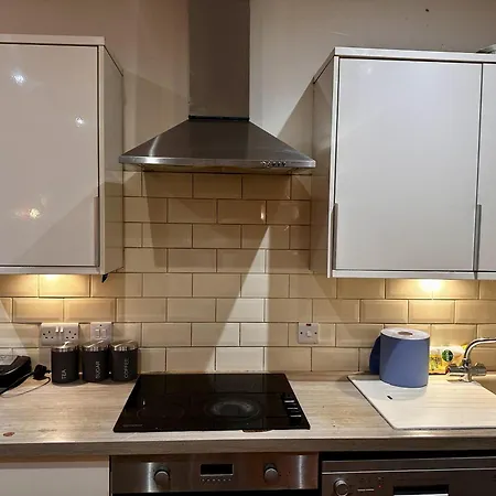 1 Bed Flat - Sleeps 3 - Pets - Parking - Wifi * Edinburgh