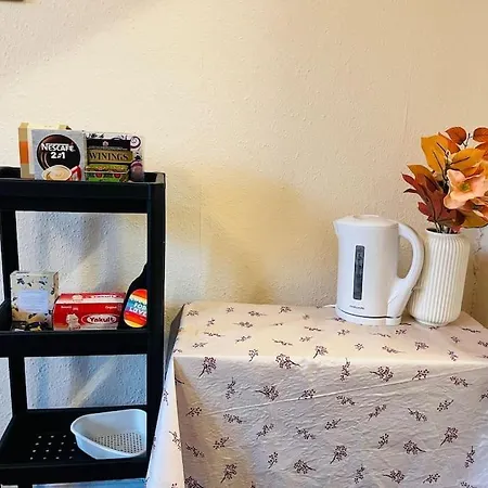 Cozy In Central Apartment