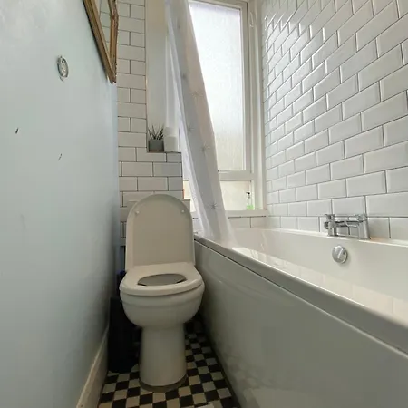 Charming 1 Bedroom Apartamento *