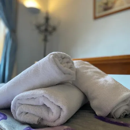 Charming 1 Bedroom *