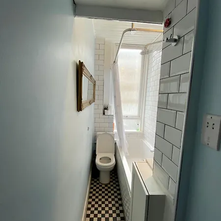 아파트 Charming 1 Bedroom 에든버러