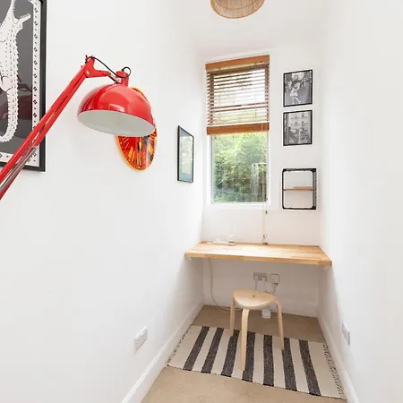 Elegant Stockbridge 2-bedroom - Ground Floor Edinburgh