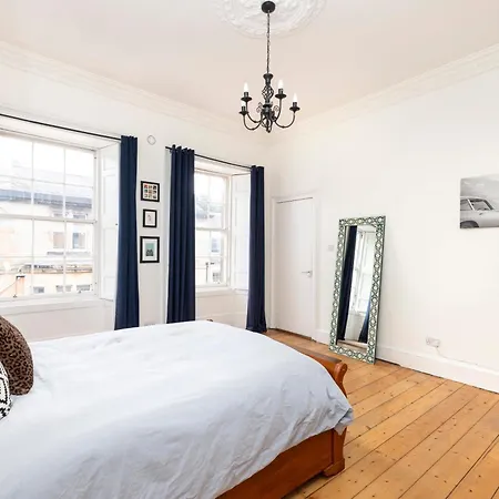 Chic West End 2-bedroom In Centre * Edinburgh
