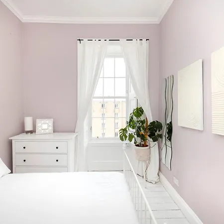 Apartment Chic And Stylish 2-bedroom Near Centre Edinburgh