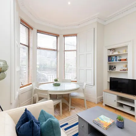 Elegant Stockbridge 2-bedroom - Ground Floor * Edynburg