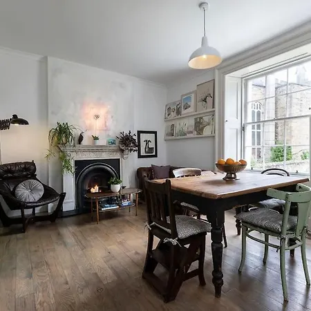 Kell's Place Apartment