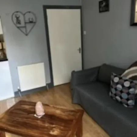 Cozy Central Flat *
