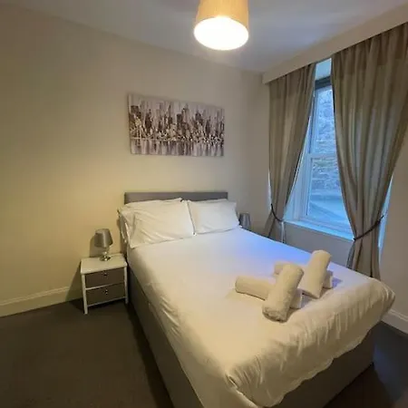 Two Bedroom Apartment-central Edinburgh-old Town-licensed