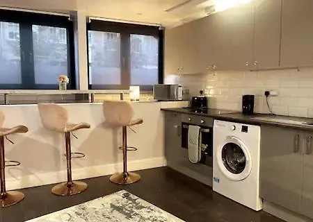 Modern 1 Bedroom In Leith Tram Station דירה *