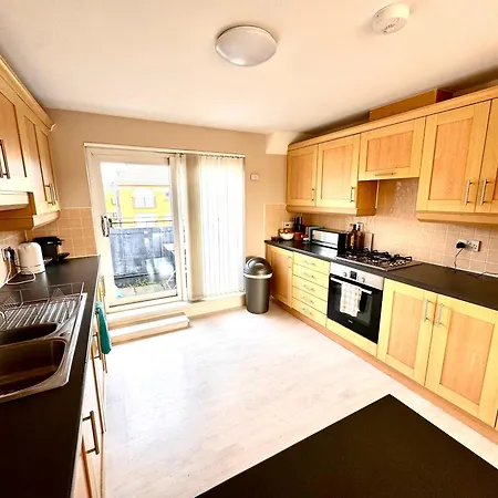 Appins Penthouse Luxury - Fast Wifi & Free Parking *