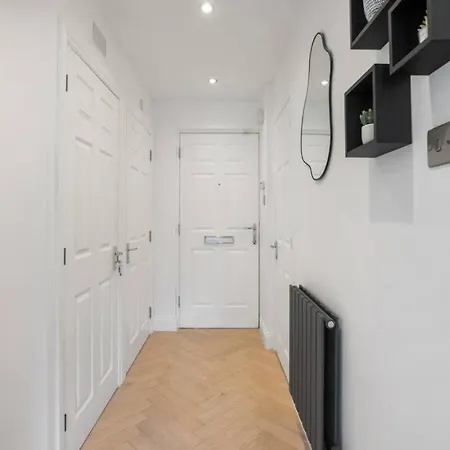 Modern 2 Bed Lägenhet *