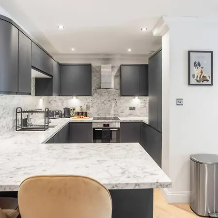 Modern 2 Bed Διαμέρισμα *