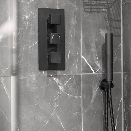 Διαμέρισμα Modern 2 Bed *