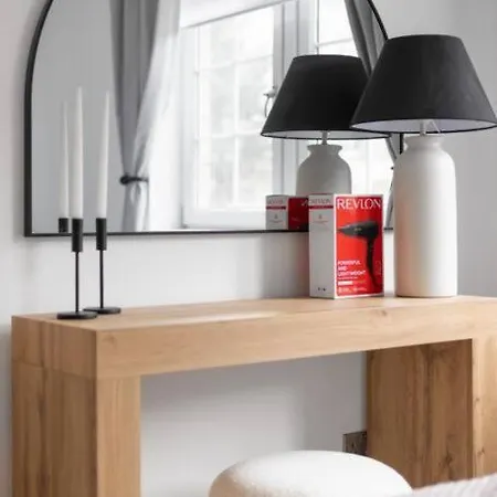 Modern 2 Bed Lägenhet *