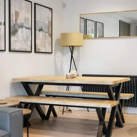 Modern 2 Bed Διαμέρισμα