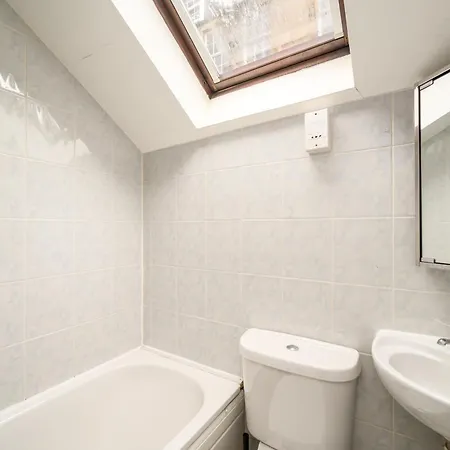 Bright - - Sleeps 10 *