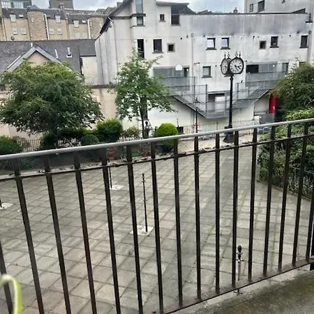 Apartment Royal Mile Tron Square 3 Double Bedrooms Fantastic Location Parking Edinburgh