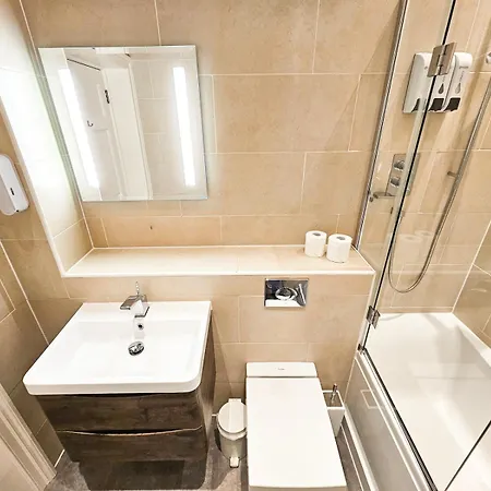 Spacious 2 Bedroom In The Heart Of New Town *