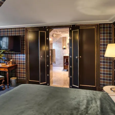 100 Princes Street Отель