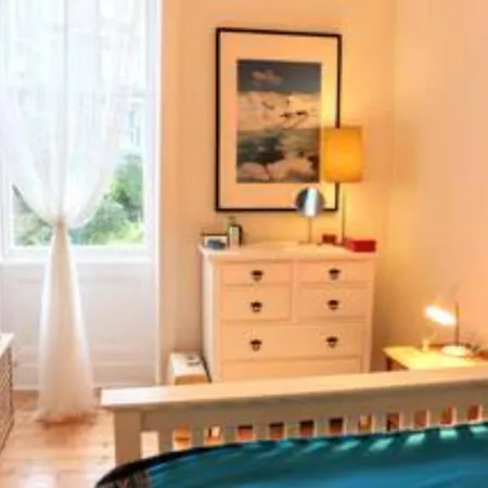Bright Modern Arthurs Seat 2 Bedroom Apartment *