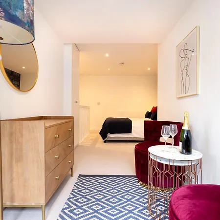 Argyl - Old Town Mews With Parking Edinburgh