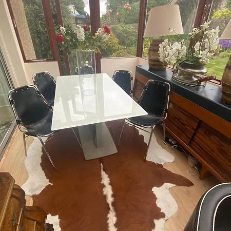 Wonderwall - Huge Garden In Luxury House - Free Parking Habitación en casa particular *