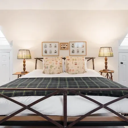 Super - Georgian Double Upper Flat With Castle Views In New Town *