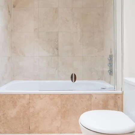 Apartamento Super - Georgian Double Upper Flat With Castle Views In New Town