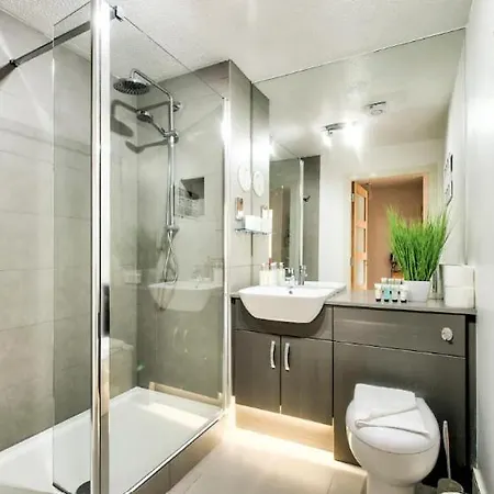 Bright & Modern Flat *