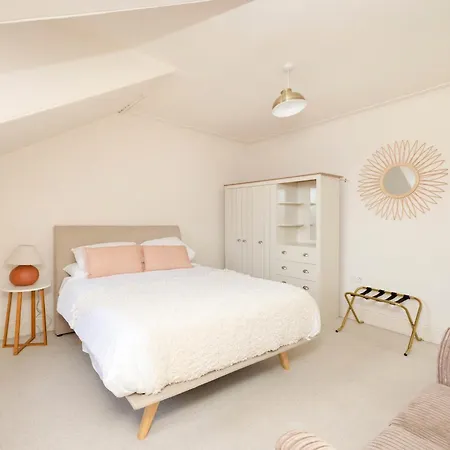 Joivy Exclusive House With Free Parking Edinburgh
