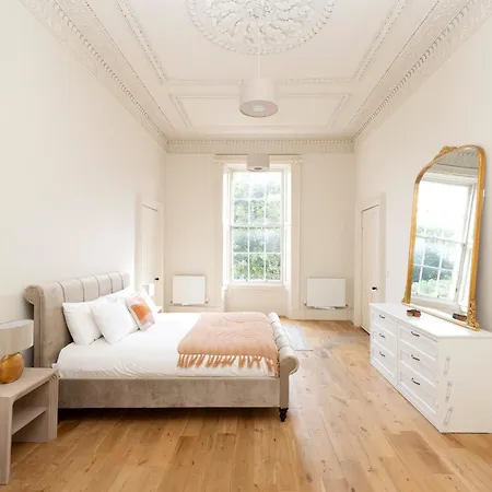 Joivy Exclusive House With Free Parking Apartment Edinburgh
