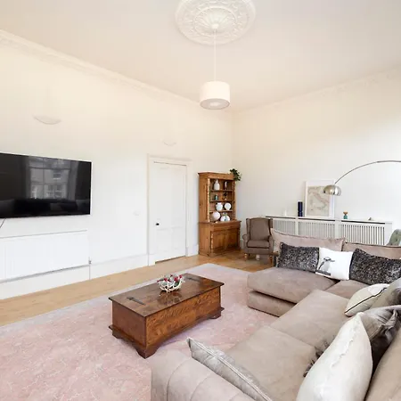 Joivy Exclusive House With Free Parking Apartment Edinburgh