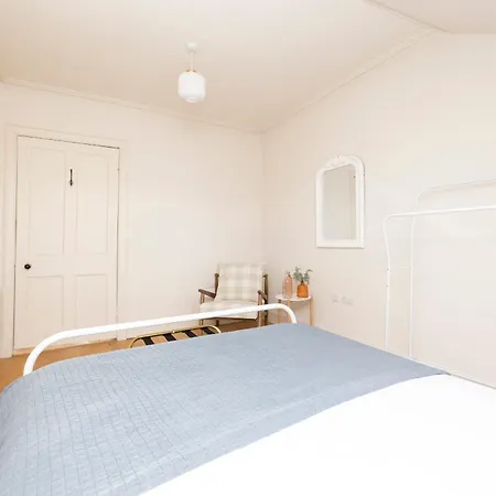 Lägenhet Joivy Exclusive House With Free Parking Edinburg