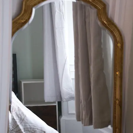 Stylish Fringe Flat Near Leith Walk Fast Wi-fi & Self Check-in * Эдинбург