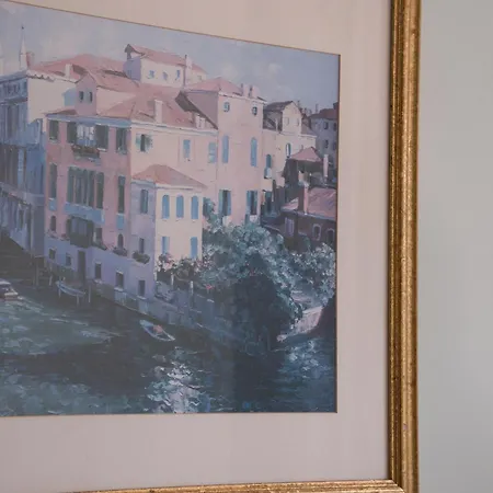 Stylish Fringe Flat Near Leith Walk Fast Wi-fi & Self Check-in Апартаменты