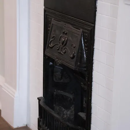 Stylish Fringe Flat Near Leith Walk Fast Wi-fi & Self Check-in