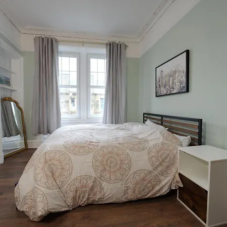 Apartment Fringe Flat *