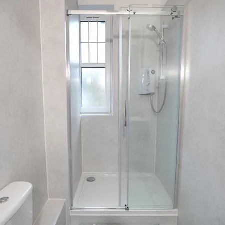 Stylish Fringe Flat Near Leith Walk Fast Wi-fi & Self Check-in Апартаменты *