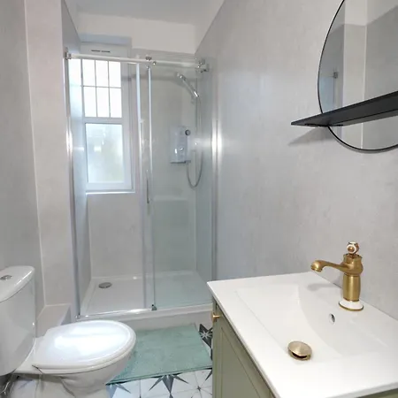 Apartment Stylish Fringe Flat Near Leith Walk Fast Wi-fi & Self Check-in Edinburgh