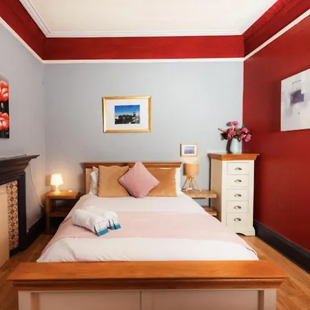 Cozy By Holyrood Palace Apartamento Edimburgo