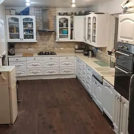 Silverknowes Silver Sleeps 4 With Private Shower Homestay *