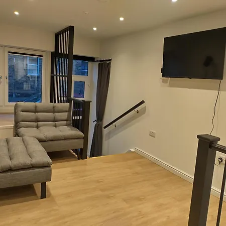 Amazing - Pleasance In The Centre *