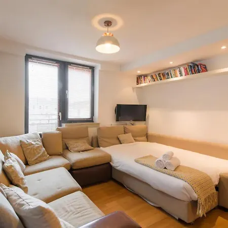 Modern Flat In The Middle Of Old Town *
