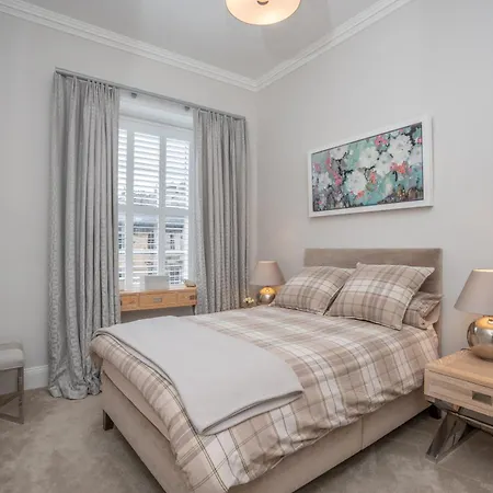 Georgian Gem In The New Town Appartement *